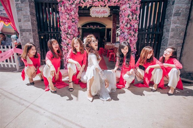 Những lễ đính hôn phá cách của các cặp thánh lầy khuấy đảo mùa cưới 2017 - Ảnh 19.