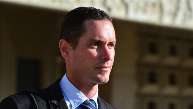 Rung lắc mạnh khiến con xuất huyết não tử vong, ông bố nhận án 9 năm tù về tội ngộ sát - Ảnh 3.