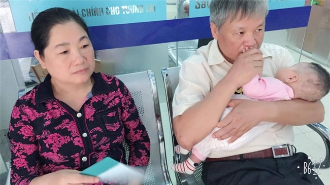 Tâm sự “đêm cuối ở cữ nhà ngoại” của mẹ bỉm sữa khiến hội chị em bật khóc nức nở