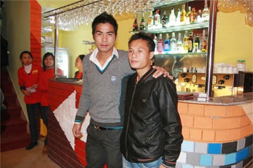 Công Phượng, Mạc Hồng Quân và những cầu thủ Việt kiếm thêm bằng nghề tay trái - Ảnh 6.