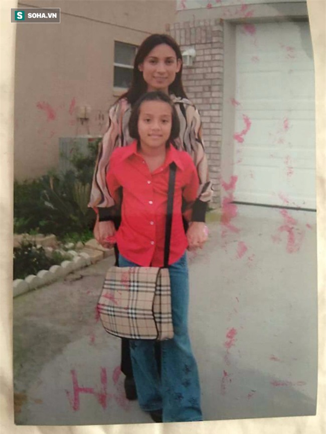 Con gái ruột của Phi Nhung: Nhớ mẹ quá, tôi ôm áo quần của mẹ quấn quanh người vì ở đó có mùi mẹ  - Ảnh 1.