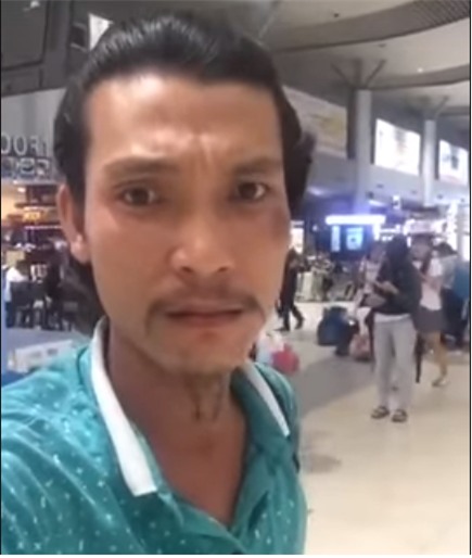 Mua vé máy bay hãng Jetstar nhưng không được bay, nam hành khách livestream tại sân bay đòi xin lỗi - Ảnh 2.