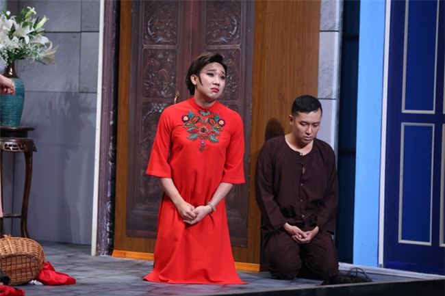 tu long lam hoa hau bien, tran thanh rua chan cho trai dep hinh anh 7