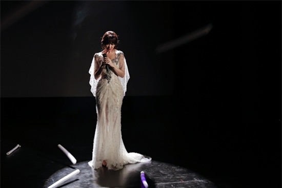 Hari Won bị khán giả quay lưng, ném chai lên sân khấu trong tập 4 của Thiên Ý-7