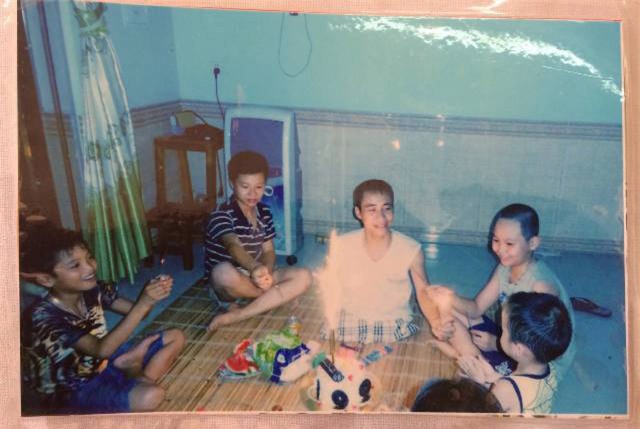 chuyen cam dong ve nguoi phu nu ngheo cuu mang chang trai cut nua nguoi - 4