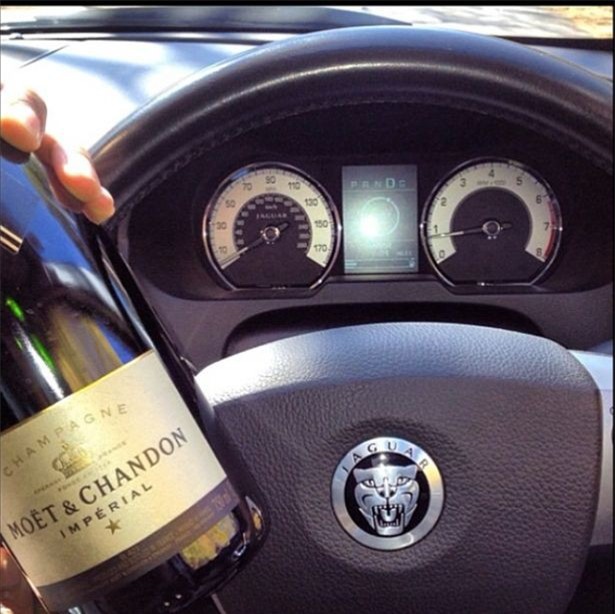 Tại đất nước nghèo khó gần nhất thế giới, các thiếu gia, tiểu thư vẫn có cuộc sống sang chảnh khiến cư dân mạng lóa mắt - Ảnh 9.