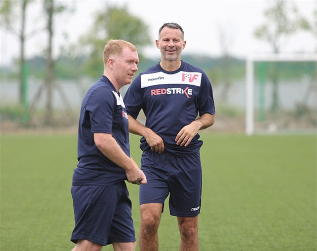 Giggs cảm thấy hứng khởi sau 3 ngày ở Việt Nam