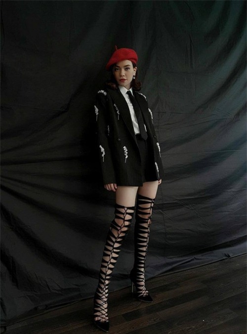 Muốn diện boot cao bất tận, Hương Giang Idol nên học hỏi để phần nhìn bớt sai-14