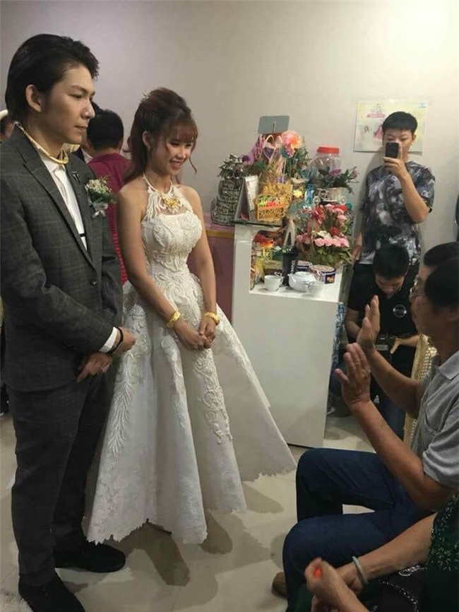 Những sao Việt đeo vàng nặng trĩu trong ngày cưới của mình