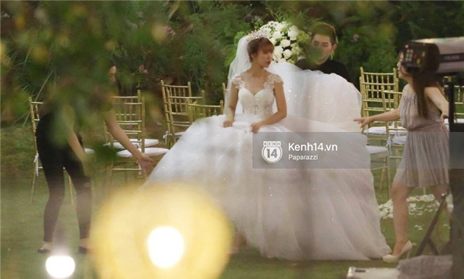 Chiếc váy lộng lẫy này đã biến Khởi My thành công chúa trong đám cưới cổ tích của chính mình - Ảnh 4.