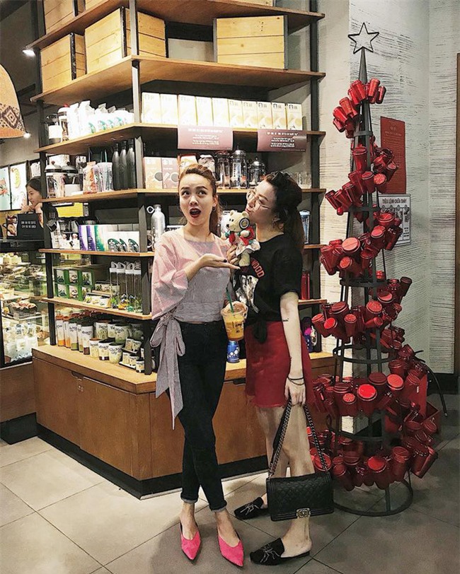 Street style sao Việt: Kỳ Duyên khoe chân dài bất tận, Angela Phương Trinh mặc váy xinh nhưng lại ngồi kém duyên - Ảnh 12.