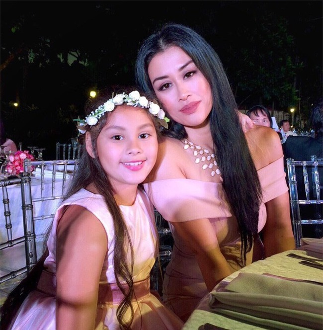 Cảm thấy quá khổng lồ để chơi với con gái, người mẹ lập được kì tích chỉ trong 1 năm - Ảnh 8.