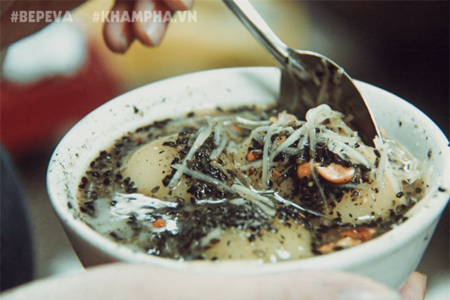 ganh banh troi tau nong hoi dong khach, du ha noi lanh lam van chap nhan dung de thuong thuc - 1