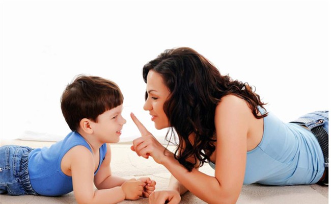 5 chiêu lạ đời có tác dụng làm dịu cơn tức giận, khóc lóc của trẻ chỉ trong vài giây - Ảnh 4.