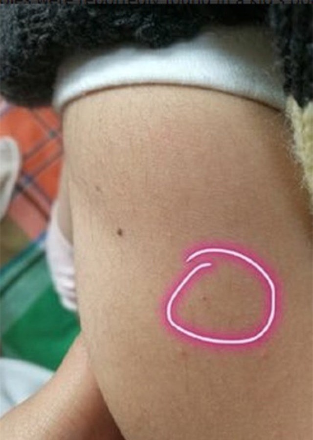 chan dong: nghi an nhieu tre o truong mam non noi tieng tq bi co giao tiem thuoc ngu - 3