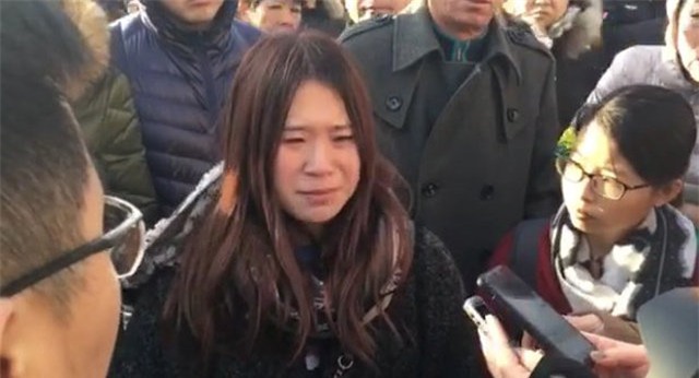 chan dong: nghi an nhieu tre o truong mam non noi tieng tq bi co giao tiem thuoc ngu - 5