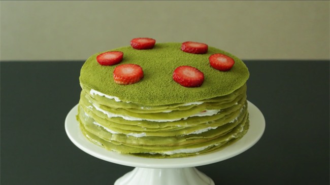 Không cần lò nướng cũng làm được bánh crepe trà xanh vừa mềm vừa thơm - Ảnh 8.