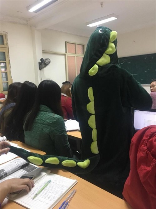 Chỉ có cái lạnh tái tê ngày 14 độ mới sinh ra được những cách chống rét bá đạo thế này - Ảnh 6.