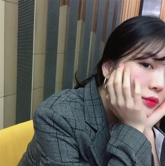 Môi khô nứt nẻ thế nào đi nữa, cứ theo liệu trình chăm sóc này thì chỉ có bóng mướt trở lên  - Ảnh 1.