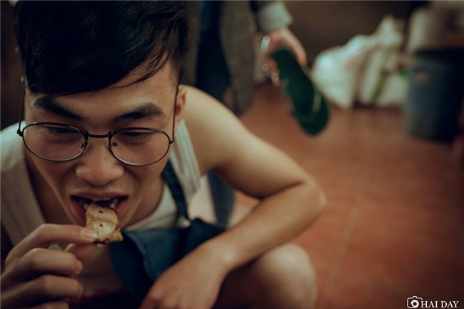 chi em day song voi bo anh: "la dan ong da kho, lay nham vo con kho hon" - 12