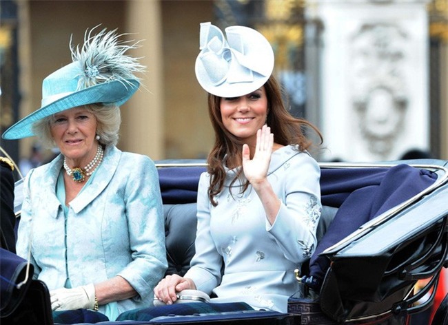 Mối quan hệ mẹ chồng nàng dâu đầy bão táp của Công nương Kate và bà Camilla