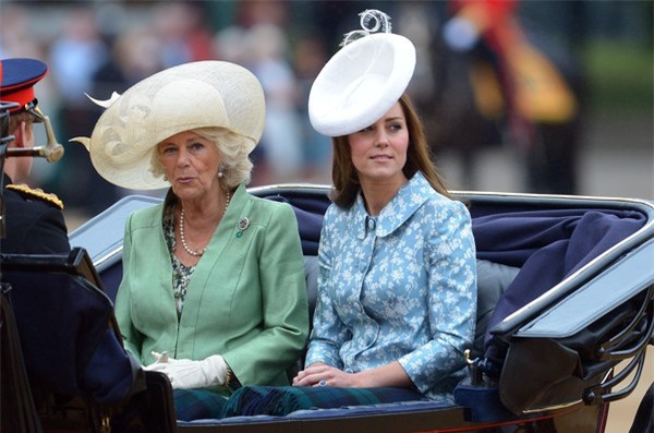 Mối quan hệ mẹ chồng nàng dâu đầy bão táp của Công nương Kate và bà Camilla