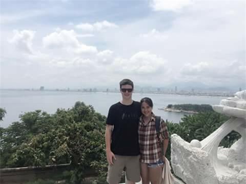 3 tháng du lịch cùng người lạ, mẹ đơn thân tìm được tình yêu bên chàng trai Anh kém 10 tuổi - Ảnh 9.