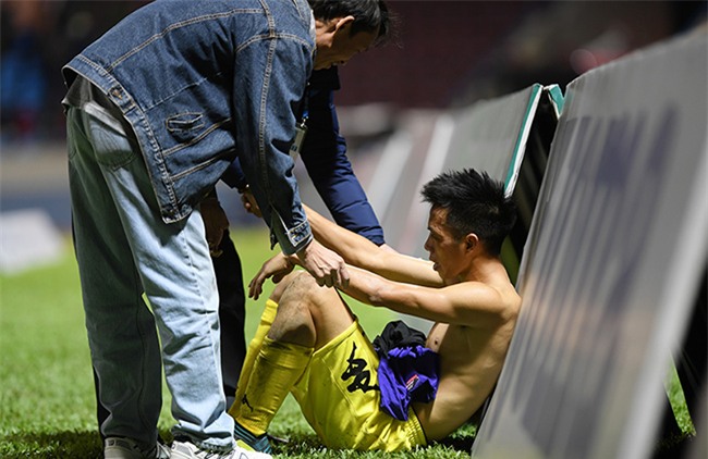 V-League,CLB Hà Nội,Quảng Nam,Văn Quyết