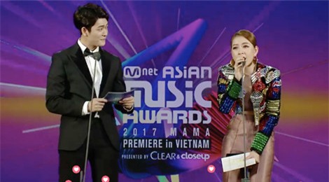 Chi Pu run rẩy khi hát tiếng Hàn tại MAMA, bị khán giả phản đối