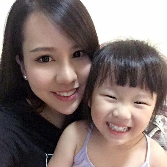 Đứng giữa tang lễ đầy màu sắc, mẹ quyết đòi lại công bằng cho con gái 4 tuổi qua đời vì tai nạn thảm khốc - Ảnh 2.