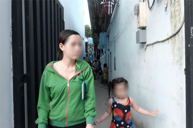 Người dân xung quanh trường Mầm Xanh: Trước tôi gởi con thấy bị chảy máu mũi, gãy tay, tôi sợ quá gởi đi nơi khác - Ảnh 2.