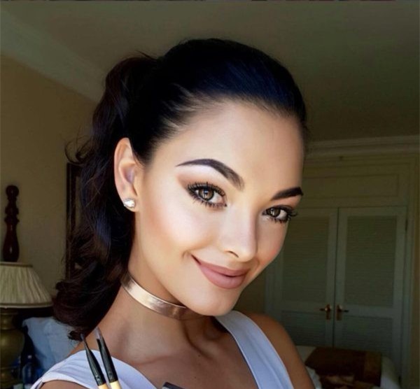 Bạn có nhận ra đây là Tân Hoa hậu Hoàn vũ không? Hình ảnh ở đêm chung kết chính là do cô ấy bị lớp makeup hại đấy! - Ảnh 6.