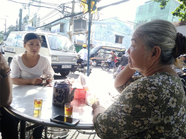 Vụ bé trai 6 tuổi bị bảo vệ tổ dân phố cắt cổ tử vong: Con ơi, con đâu rồi về với ngoại đi mà