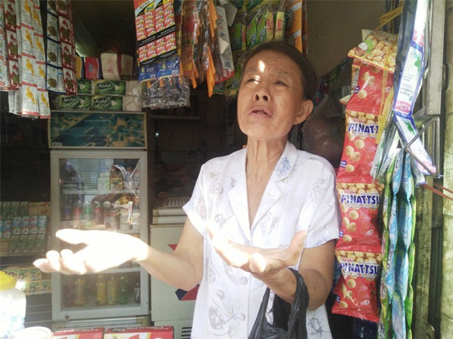 Vụ bé trai 6 tuổi bị bảo vệ tổ dân phố cắt cổ tử vong: Con ơi, con đâu rồi về với ngoại đi mà