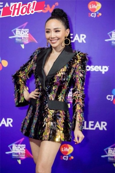 thu minh, pham huong "khong ai nhuong ai" khi xuat hien tai mama 2017! - 5