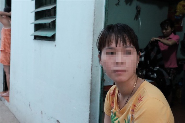 Vụ bảo mẫu bạo hành trẻ em tại Mầm Xanh: Phụ huynh tố vẫn còn người thứ tư tham gia đánh trẻ?