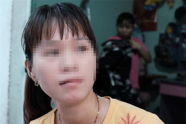 Vụ bảo mẫu bạo hành trẻ em tại Mầm Xanh: Phụ huynh tố vẫn còn người thứ tư tham gia đánh trẻ?