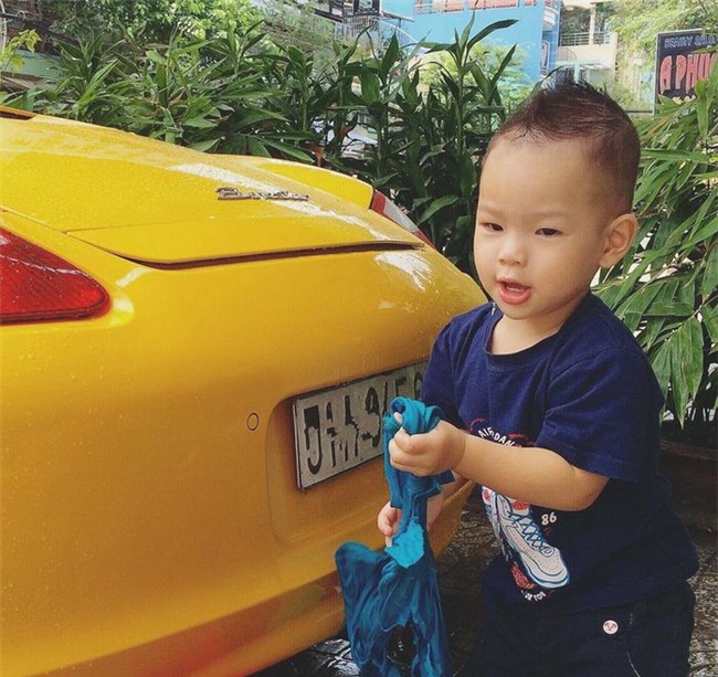 Những khoảnh khắc hiếm hoi về cậu quý tử đáng yêu của Thu Thủy và chồng đại gia - Tin sao Viet - Tin tuc sao Viet - Scandal sao Viet - Tin tuc cua Sao - Tin cua Sao