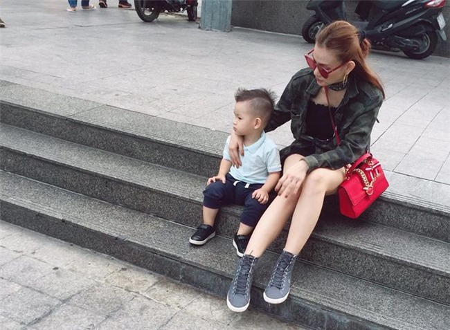 Những khoảnh khắc hiếm hoi về cậu quý tử đáng yêu của Thu Thủy và chồng đại gia - Tin sao Viet - Tin tuc sao Viet - Scandal sao Viet - Tin tuc cua Sao - Tin cua Sao