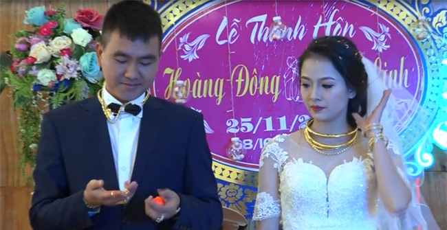 Cặp đôi được tặng nhiều vàng trong ngày cưới đến nỗi đủ mở cả tiệm trang sức - Ảnh 9.