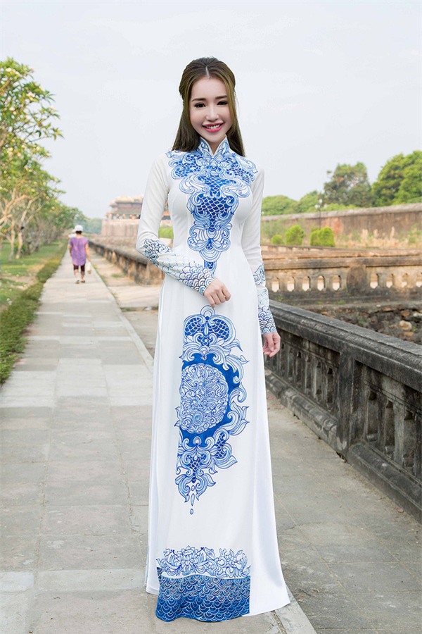 can gi do ho hang, elly tran mac the nay da dep hut hon hinh anh 4