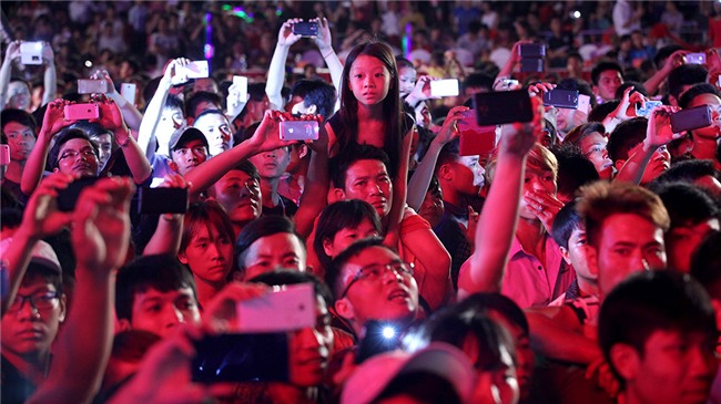 Nhìn lại 20 năm Internet thay đổi cuộc sống người Việt