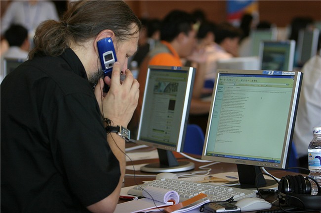 Nhìn lại 20 năm Internet thay đổi cuộc sống người Việt