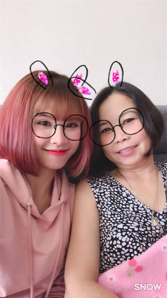 Cắt phăng mái tóc dài huyền thoại, Khởi My xuất hiện cute sau đám cưới lịch sử-5