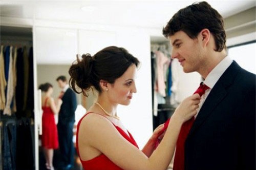 chi em bay nhau cach "quan" chong thoi cong nghe - 1