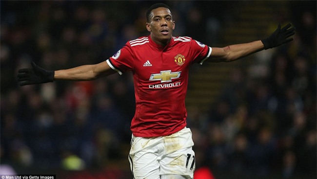 Đối mặt với 9 phút kinh hoàng, Man United được giải cứu bởi chân sút lần đầu đá chính - Ảnh 21.