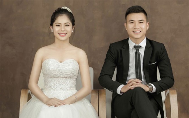 Bất ngờ trước danh tính của cô dâu đã xinh hết phần người khác lại còn hát hay như ca sĩ - Ảnh 2.