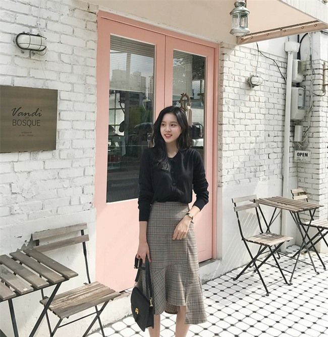 Các quý cô Châu Á đúng là chẳng ai kém ai về khoản kết hợp đồ mùa đông  - Ảnh 15.