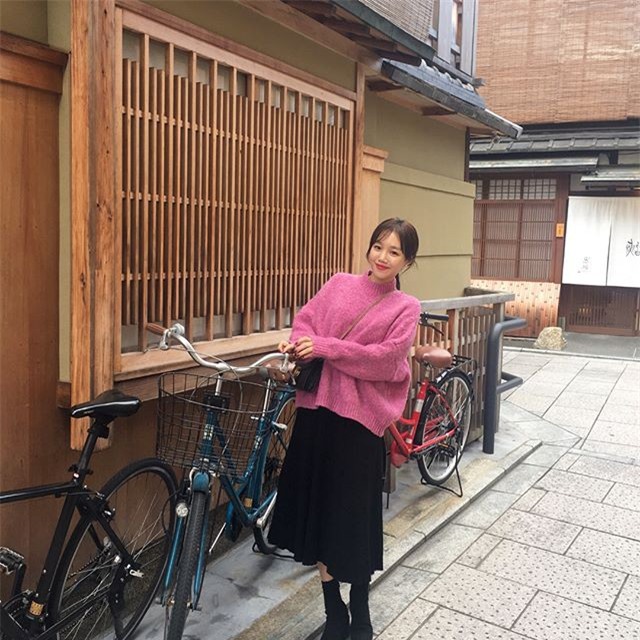 Các quý cô Châu Á đúng là chẳng ai kém ai về khoản kết hợp đồ mùa đông  - Ảnh 8.