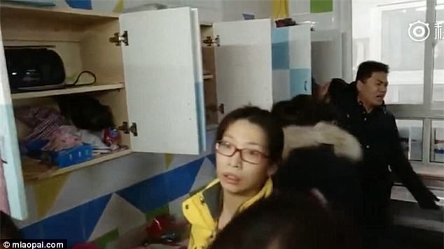 Trung Quốc: Rúng động vụ trẻ em mầm non bị ép uống thuốc lạ, ngược đãi và lạm dụng tình dục-7